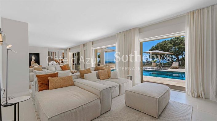 Image No.2-4 Bed Property for sale