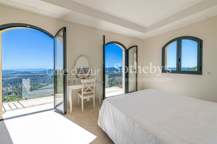 Image No.17-5 Bed House for sale