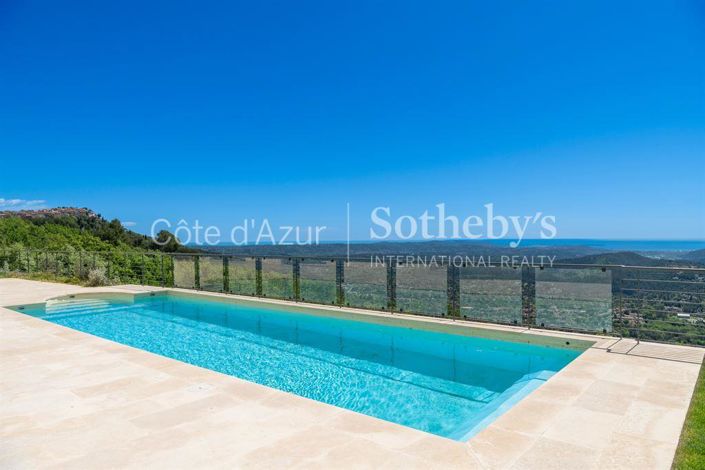 Image No.8-5 Bed House for sale