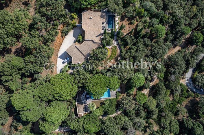 Image No.3-7 Bed Property for sale