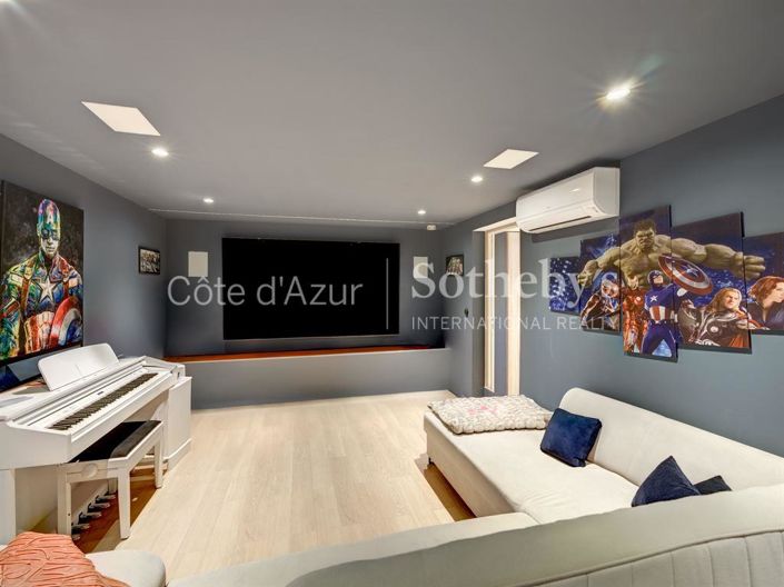 Image No.17-5 Bed Property for sale