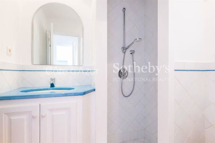 Image No.15-3 Bed House for sale