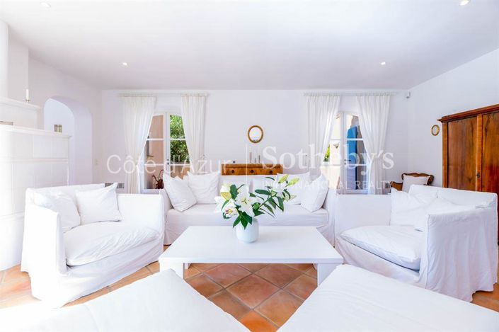 Image No.6-3 Bed House for sale