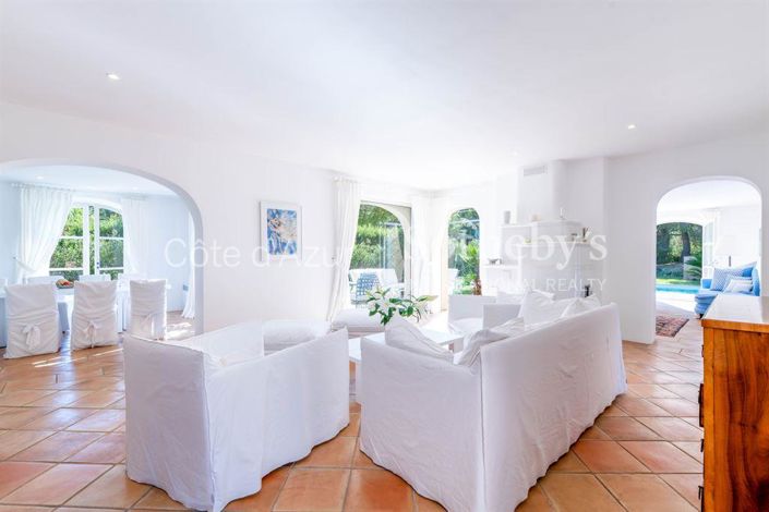 Image No.7-3 Bed House for sale