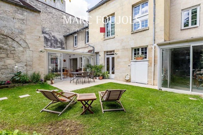 Image No.1-8 Bed House for sale