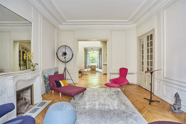 Image No.11-6 Bed House for sale