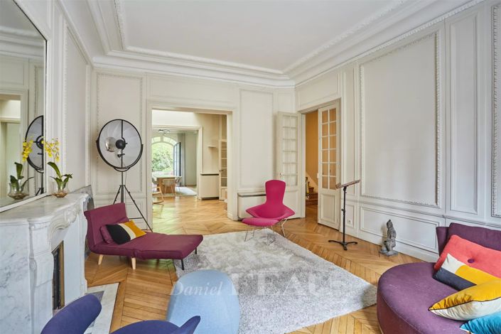 Image No.12-6 Bed House for sale