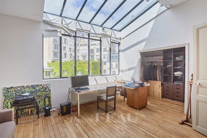 Image No.30-6 Bed House for sale