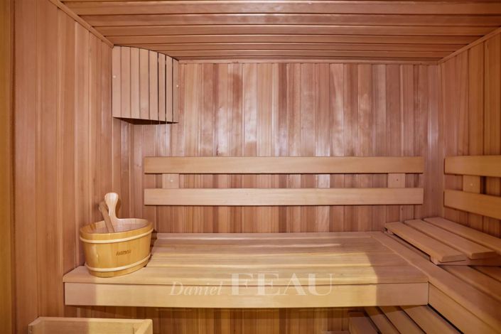 Image No.35-6 Bed House for sale