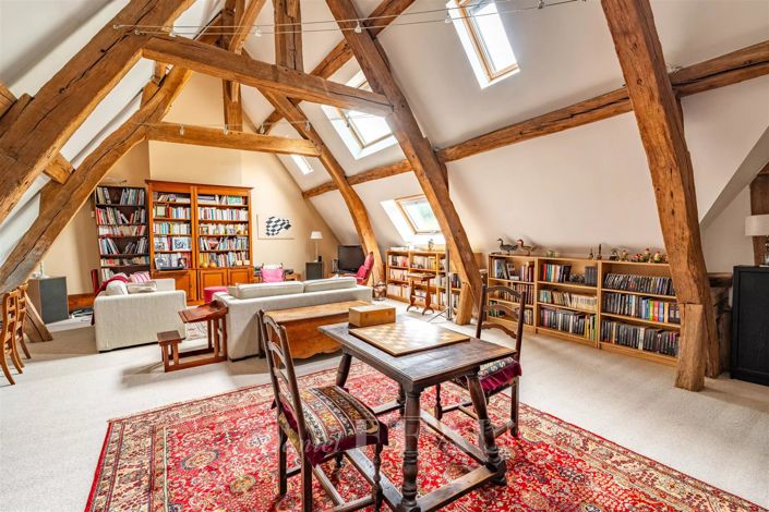 Image No.12-4 Bed House for sale