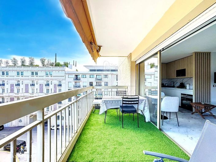 Image No.2-Appartement de 2 chambres à vendre à Cannes