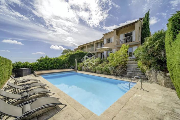 Image No.1-5 Bed House for sale