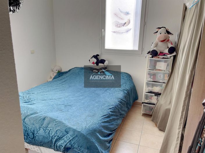 Image No.4-2 Bed House for sale