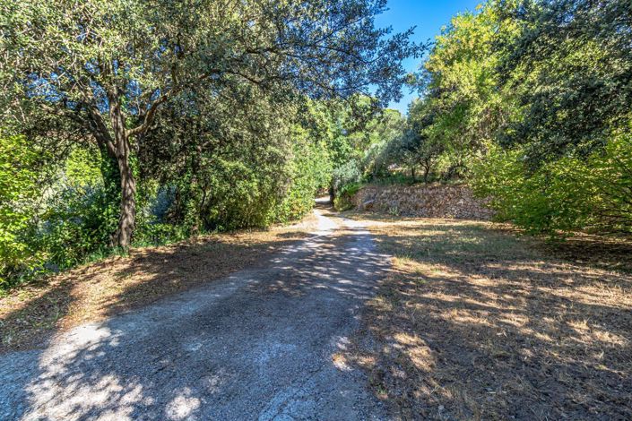 Image No.20-7 Bed House for sale