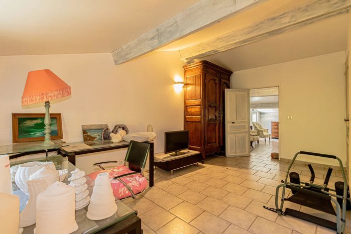 Image No.26-7 Bed House for sale