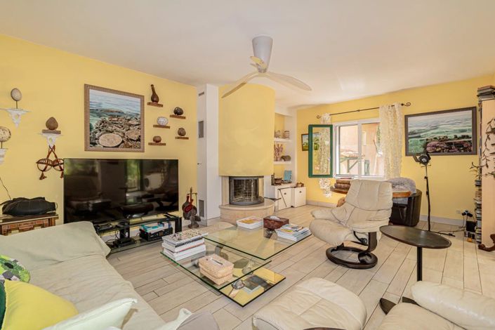 Image No.42-7 Bed House for sale