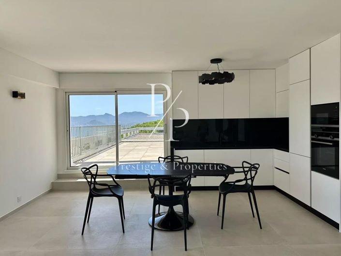 Image No.3-Appartement de 2 chambres à vendre à Cannes