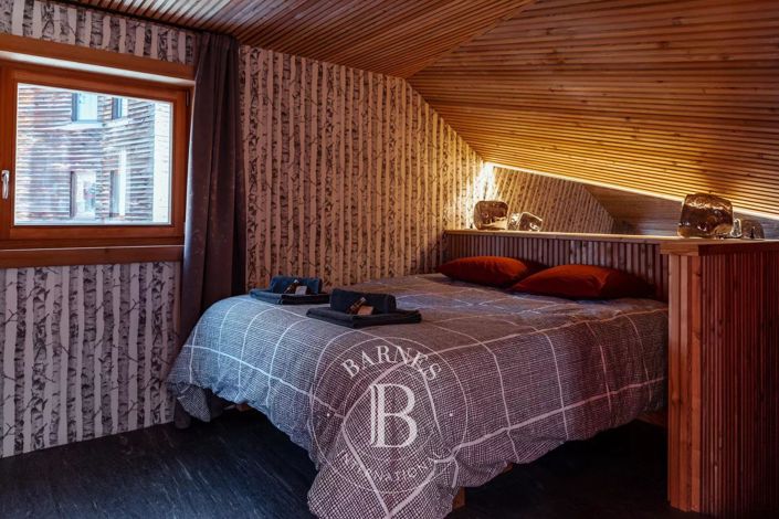 Image No.13-8 Bed Apartment for sale