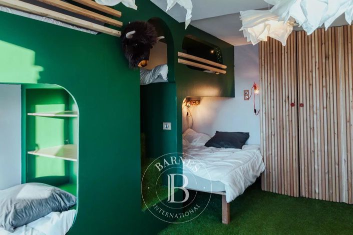 Image No.15-8 Bed Apartment for sale