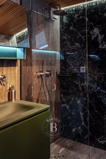 Image No.25-8 Bed Apartment for sale