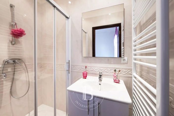 Image No.14-3 Bed House for sale