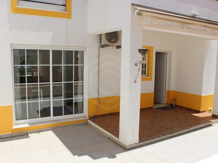 Image No.19-4 Bed House for sale