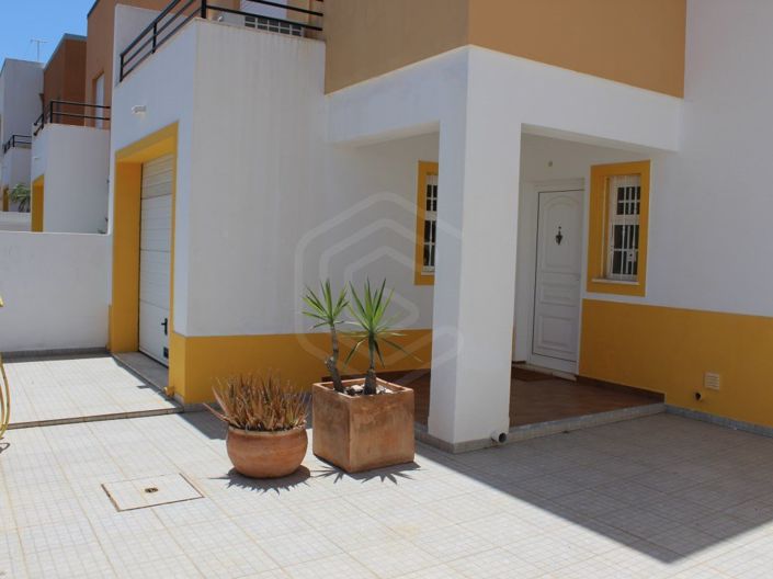 Image No.2-4 Bed House for sale
