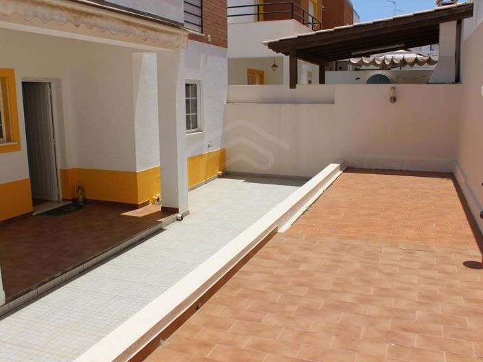 Image No.20-4 Bed House for sale
