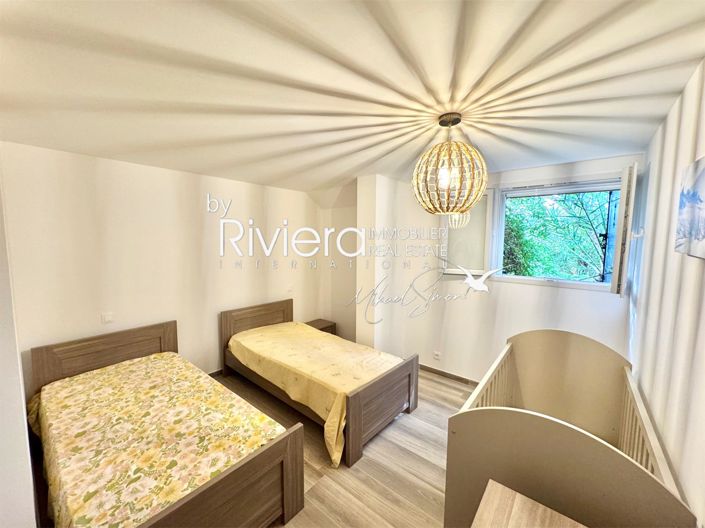 Image No.26-4 Bed House for sale