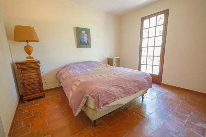 Image No.22-4 Bed House for sale