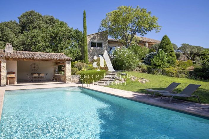 Gordes, House