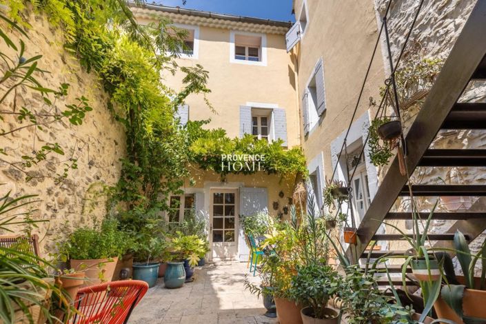 Image No.1-4 Bed House for sale