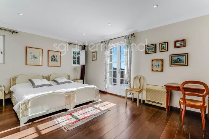 Image No.12-6 Bed House for sale