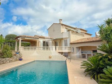 5 Bed House for sale