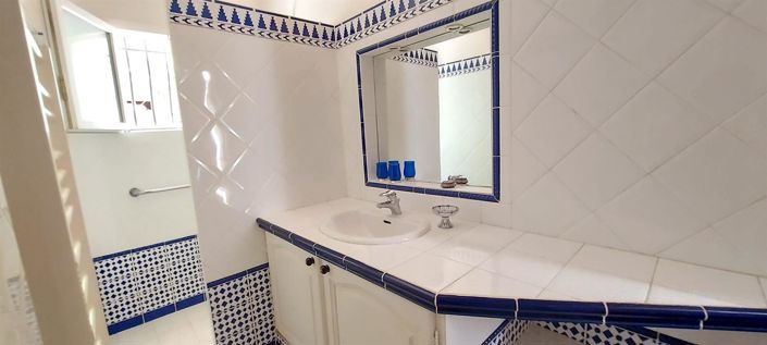 Image No.14-4 Bed House for sale