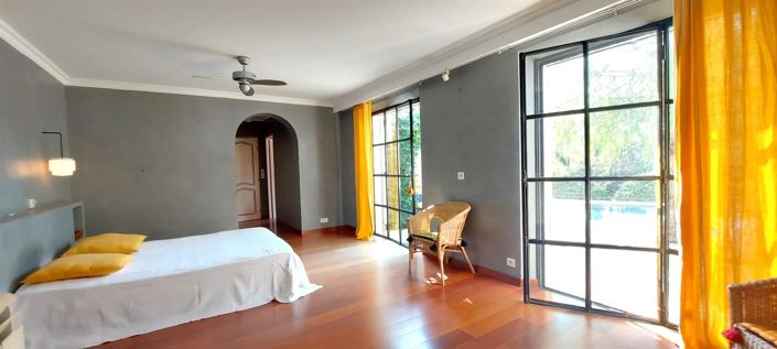 Image No.18-4 Bed House for sale