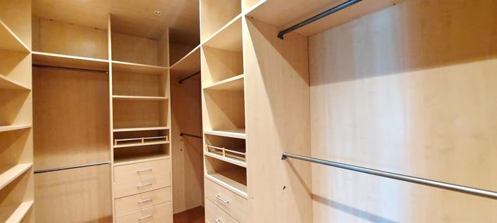 Image No.20-4 Bed House for sale