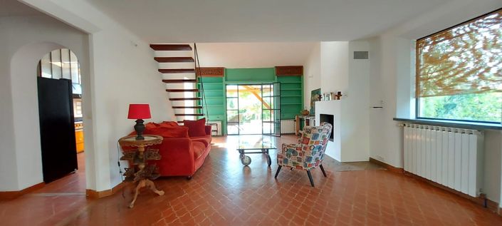 Image No.25-4 Bed House for sale