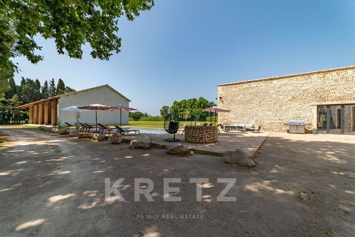 Image No.14-6 Bed Property for sale