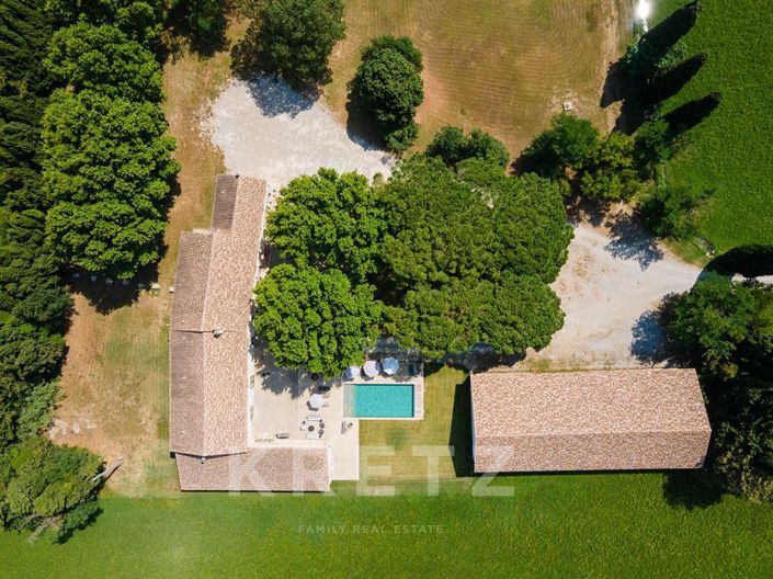 Image No.2-6 Bed Property for sale