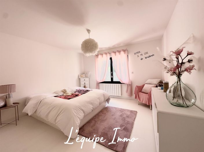 Image No.6-4 Bed House for sale