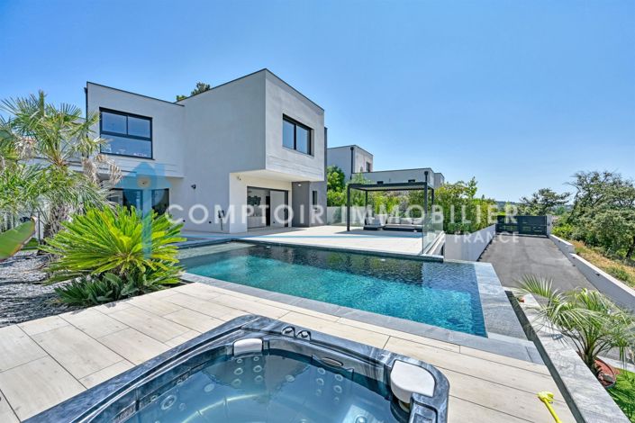 Image No.1-5 Bed House for sale