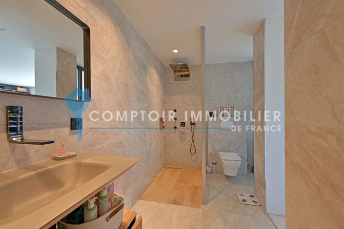 Image No.11-5 Bed House for sale