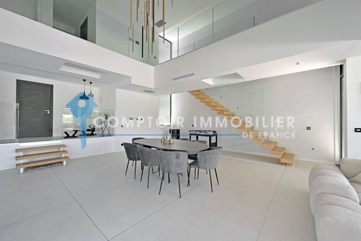 Image No.3-5 Bed House for sale