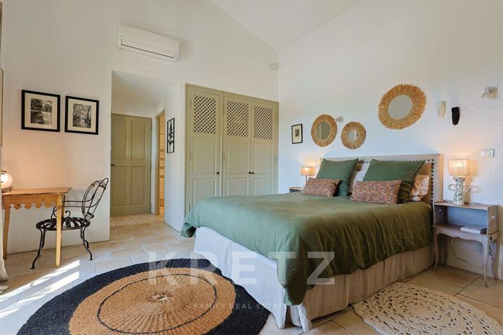 Image No.24-5 Bed House for sale