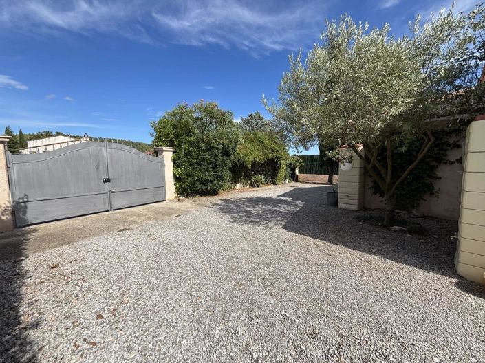 Image No.11-3 Bed House for sale