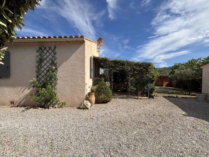 Image No.17-3 Bed House for sale