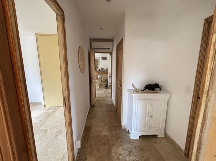 Image No.18-3 Bed House for sale