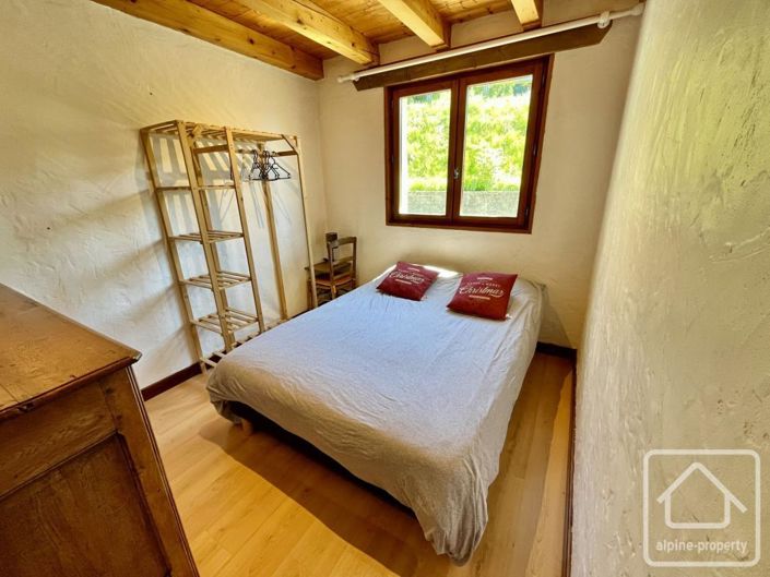 Image No.17-4 Bed Property for sale