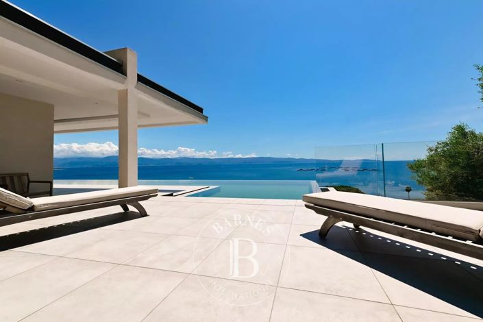 Image No.4-6 Bed House for sale